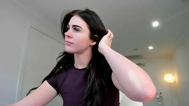 aus queen online show from 10-10-25, 12:42