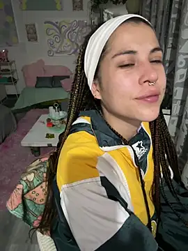 Snapshot of Hellen_dumont chatting on 05-19-26, 02:18 Hellen dumont online show from 05-19-26, 02:18