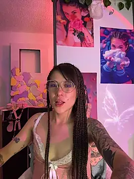 Snapshot of Hellen_dumont chatting on 05-27-26, 01:57 Hellen dumont online show from 05-27-26, 01:57