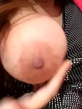 Snapshot of carmelasexy chatting on 11-23-25, 03:45 carmelasexy online show from 11-23-25, 03:45