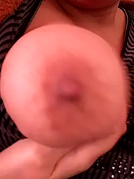 Snapshot of carmelasexy chatting on 01-08-26, 01:02 carmelasexy online show from 01-08-26, 01:02