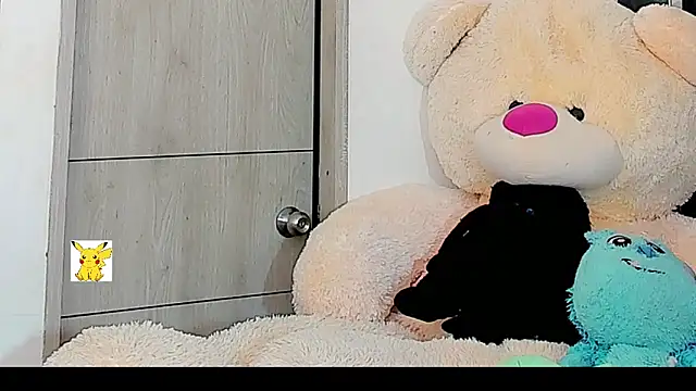 Snapshot of honey_skin chatting on 01-12-25, 03:46 honey skin online show from 01-12-25, 03:46