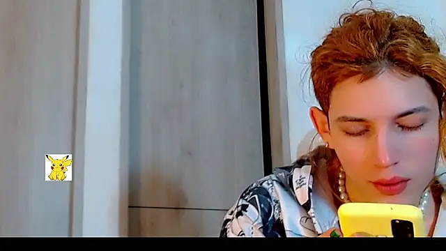 Snapshot of honey_skin chatting on 02-04-25, 02:43 honey skin online show from 02-04-25, 02:43