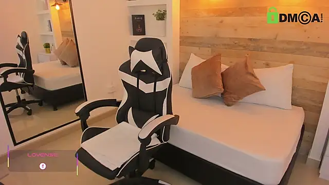 Snapshot of candy_summer28 chatting on 11-11-25, 07:25 candy summer28 online show from 11-11-25, 07:25