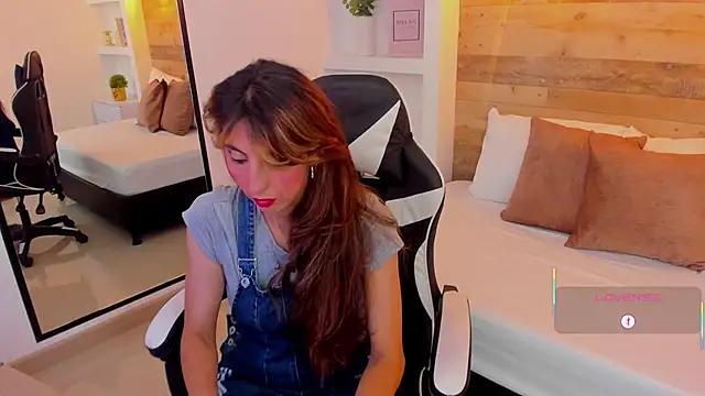 Snapshot of candy_summer28 chatting on 11-22-25, 07:02 candy summer28 online show from 11-22-25, 07:02