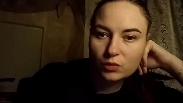 Snapshot of ElenaMaeer chatting on 02-17-25, 04:15 ElenaMaeer online show from 02-17-25, 04:15