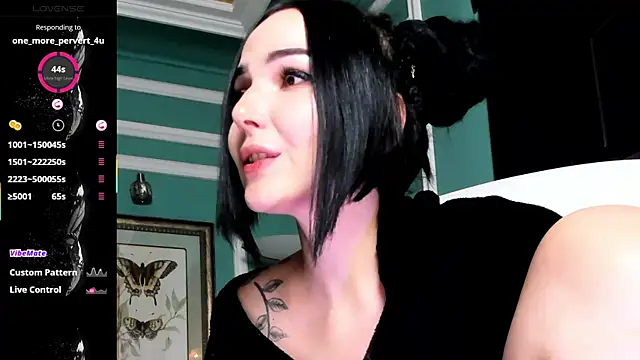 Snapshot of 1Munique chatting on 03-17-25, 04:43 1Munique online show from 03-17-25, 04:43