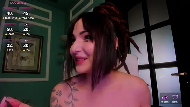 Snapshot of 1Munique chatting on 12-16-25, 12:43 1Munique online show from 12-16-25, 12:43