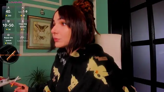 Snapshot of 1Munique chatting on 12-22-25, 12:57 1Munique online show from 12-22-25, 12:57