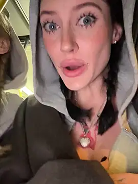 Melissa crazy online show from 10-25-25, 03:18