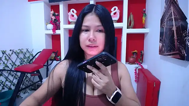 Letty Plugxo online show from 11-19-25, 12:16