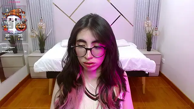 Snapshot of LenaRoses chatting on 11-05-25, 05:24 LenaRoses online show from 11-05-25, 05:24