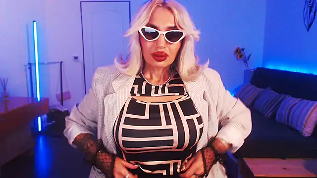 beauty chl0e online show from 12-07-24, 08:49