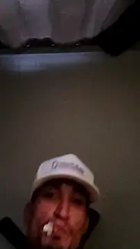 Snapshot of lRainbowBoy chatting on 01-10-26, 11:53 lRainbowBoy online show from 01-10-26, 11:53