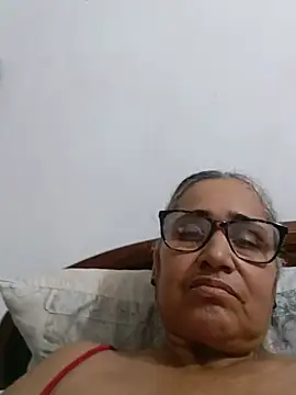 Snapshot of _candi chatting on 07-02-26, 12:43 candi online show from 07-02-26, 12:43
