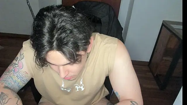 Snapshot of Markuss_b chatting on 01-29-25, 04:58 Markuss b online show from 01-29-25, 04:58