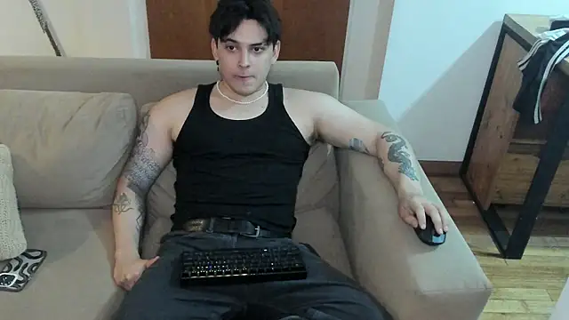 Snapshot of Markuss_b chatting on 02-02-25, 02:48 Markuss b online show from 02-02-25, 02:48