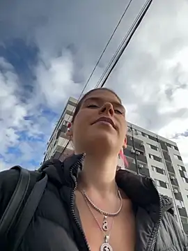 RiriRoseey online show from 10-11-25, 07:18