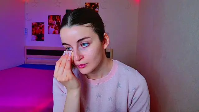 Snapshot of Miss_Arwen chatting on 12-13-24, 02:10 Miss Arwen online show from 12-13-24, 02:10