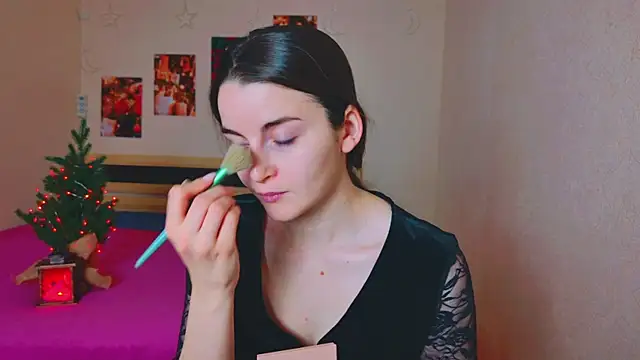 Snapshot of Miss_Arwen chatting on 12-20-24, 02:19 Miss Arwen online show from 12-20-24, 02:19