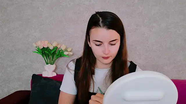 Snapshot of Miss_Arwen chatting on 09-10-25, 05:29 Miss Arwen online show from 09-10-25, 05:29