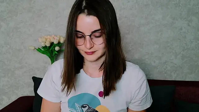 Snapshot of Miss_Arwen chatting on 09-19-25, 03:02 Miss Arwen online show from 09-19-25, 03:02