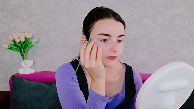 Snapshot of Miss_Arwen chatting on 09-22-25, 03:30 Miss Arwen online show from 09-22-25, 03:30