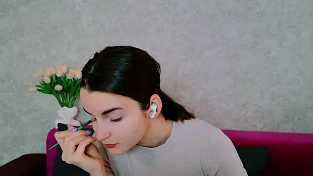 Snapshot of Miss_Arwen chatting on 09-24-25, 03:54 Miss Arwen online show from 09-24-25, 03:54