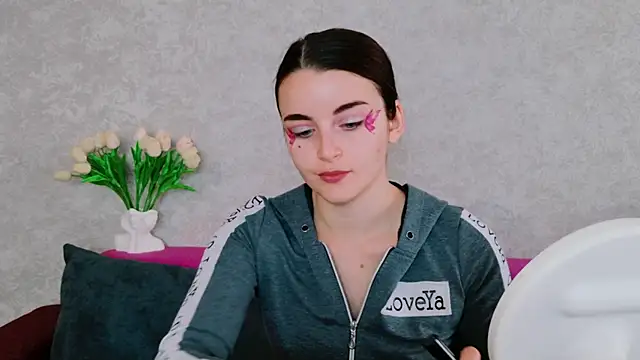 Snapshot of Miss_Arwen chatting on 09-30-25, 04:17 Miss Arwen online show from 09-30-25, 04:17