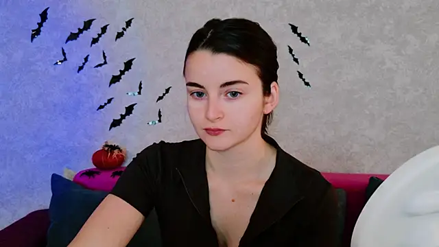 Snapshot of Miss_Arwen chatting on 10-13-25, 03:28 Miss Arwen online show from 10-13-25, 03:28