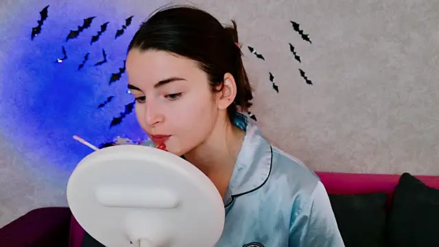 Snapshot of Miss_Arwen chatting on 10-16-25, 03:40 Miss Arwen online show from 10-16-25, 03:40