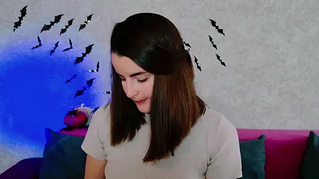 Snapshot of Miss_Arwen chatting on 10-20-25, 03:07 Miss Arwen online show from 10-20-25, 03:07