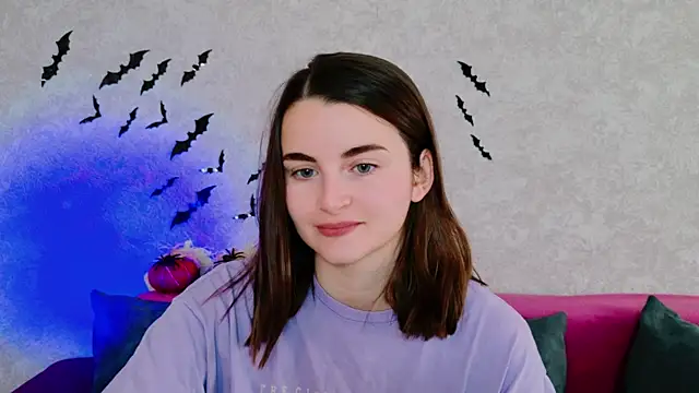 Snapshot of Miss_Arwen chatting on 10-21-25, 04:35 Miss Arwen online show from 10-21-25, 04:35