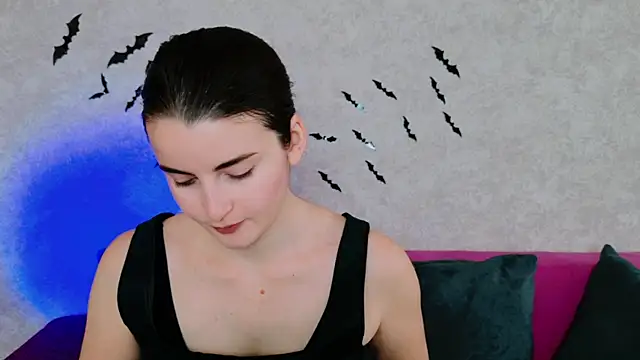 Snapshot of Miss_Arwen chatting on 10-28-25, 04:27 Miss Arwen online show from 10-28-25, 04:27