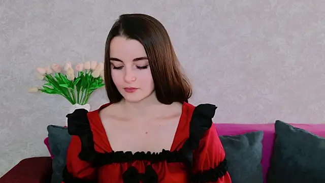 Snapshot of Miss_Arwen chatting on 11-11-25, 04:01 Miss Arwen online show from 11-11-25, 04:01