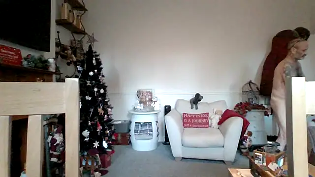 Snapshot of Shyboy817 chatting on 12-16-25, 12:43 Shyboy817 online show from 12-16-25, 12:43