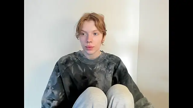 Snapshot of StellaDavis chatting on 11-18-25, 08:08 StellaDavis online show from 11-18-25, 08:08