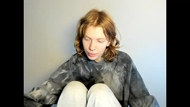 Snapshot of StellaDavis chatting on 11-25-25, 08:14 StellaDavis online show from 11-25-25, 08:14