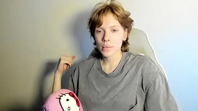 Snapshot of StellaDavis chatting on 12-22-25, 01:19 StellaDavis online show from 12-22-25, 01:19