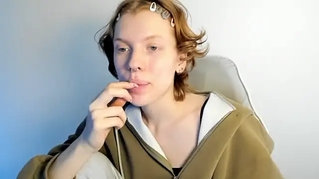 Snapshot of StellaDavis chatting on 01-13-26, 10:31 StellaDavis online show from 01-13-26, 10:31