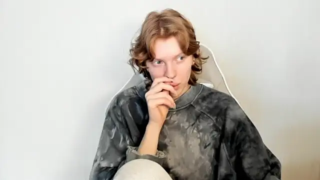 Snapshot of StellaDavis chatting on 02-28-26, 08:15 StellaDavis online show from 02-28-26, 08:15