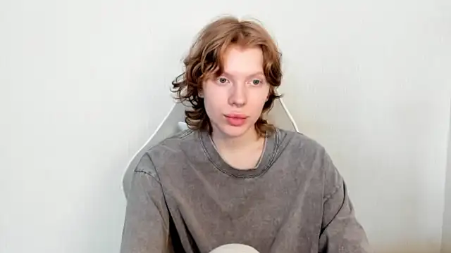 Snapshot of StellaDavis chatting on 03-05-26, 08:10 StellaDavis online show from 03-05-26, 08:10