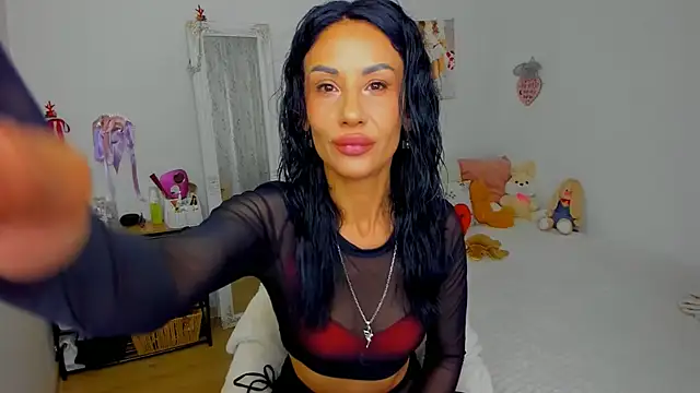 Snapshot of Blackeyeslady chatting on 06-17-26, 04:41 Blackeyeslady online show from 06-17-26, 04:41