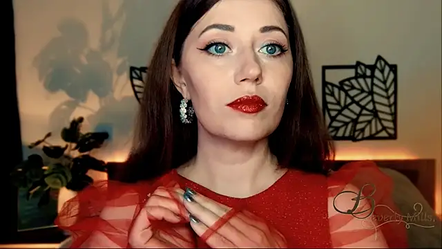 Snapshot of MissBeverlyMills chatting on 12-08-24, 11:46 MissBeverlyMills online show from 12-08-24, 11:46