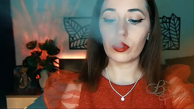 Snapshot of MissBeverlyMills chatting on 01-18-25, 10:28 MissBeverlyMills online show from 01-18-25, 10:28