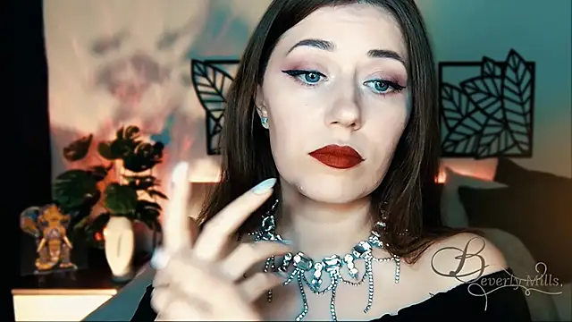 Snapshot of MissBeverlyMills chatting on 02-09-25, 04:29 MissBeverlyMills online show from 02-09-25, 04:29