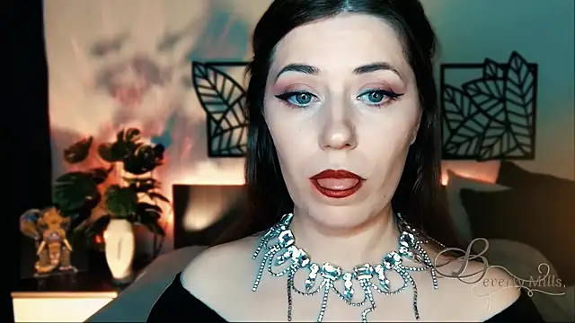 Snapshot of MissBeverlyMills chatting on 02-09-25, 07:30 MissBeverlyMills online show from 02-09-25, 07:30