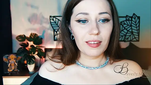 Snapshot of MissBeverlyMills chatting on 02-13-25, 12:11 MissBeverlyMills online show from 02-13-25, 12:11