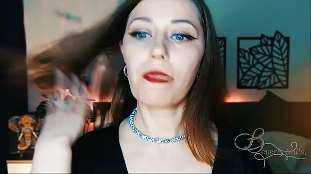 Snapshot of MissBeverlyMills chatting on 02-13-25, 03:24 MissBeverlyMills online show from 02-13-25, 03:24