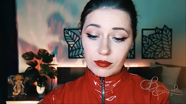 Snapshot of MissBeverlyMills chatting on 02-15-25, 07:28 MissBeverlyMills online show from 02-15-25, 07:28